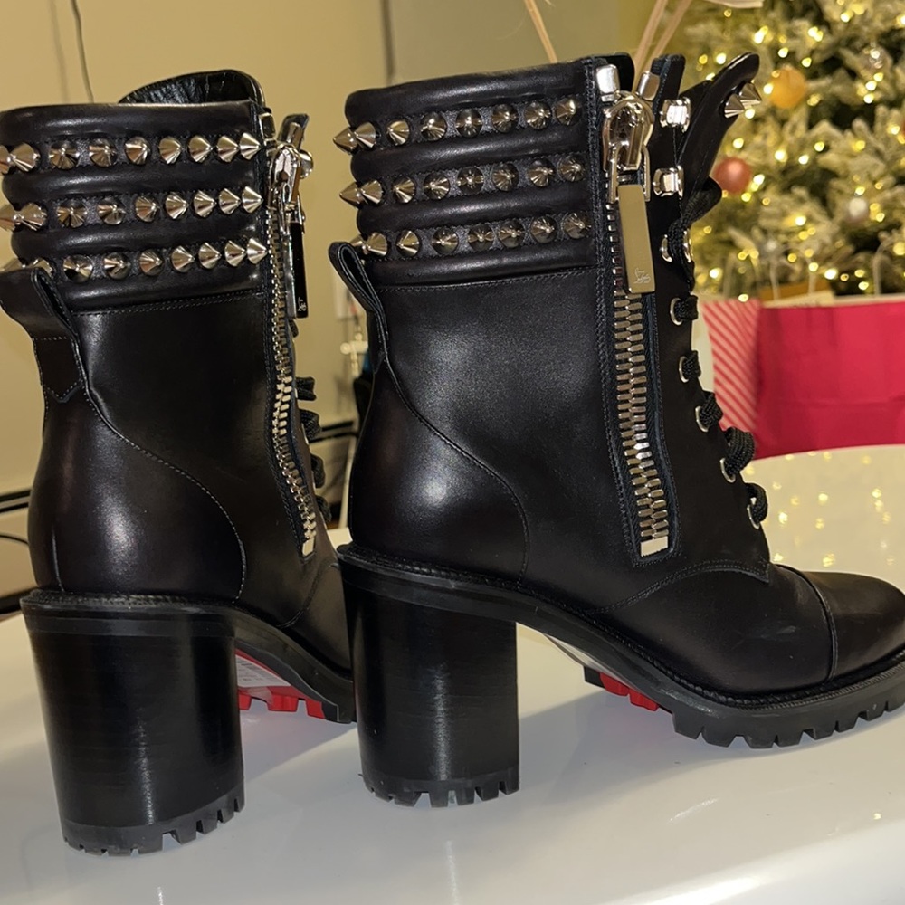 Worn once. CL black combat boot with spikes - Picture 15 of 15